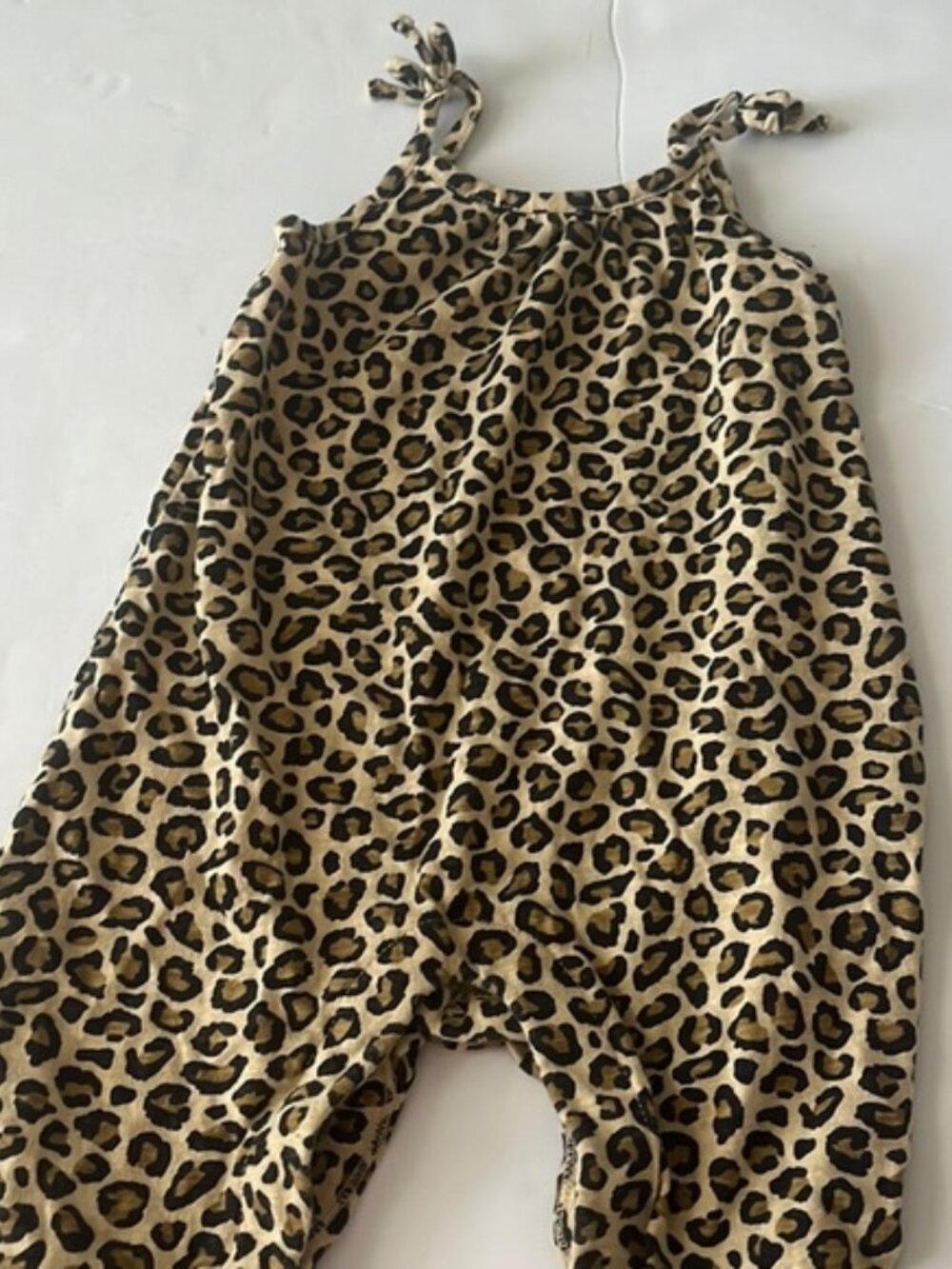 Old Navy baby romper size 6-12 months